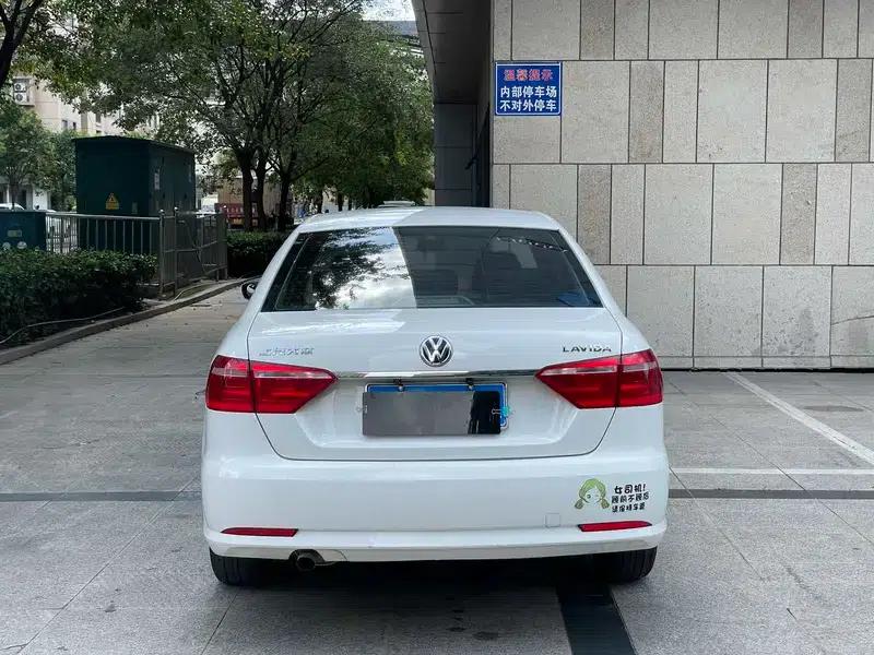 2017 Volkswagen Lavida 1.6L Automatic Comfort Edition — миниатюра 5