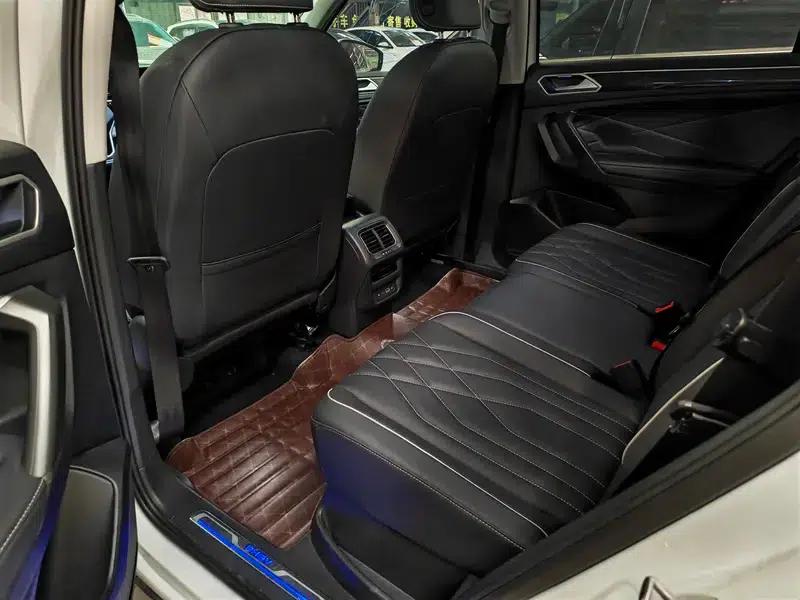 Tiguan L PHEV 2023 430PHEV Plug-in Hybrid Premium Edition — миниатюра 10