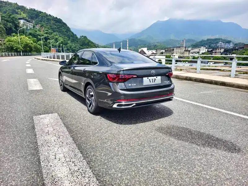 2024 Volkswagen Sagitar 300TSI DSG Flying Edition — миниатюра 4