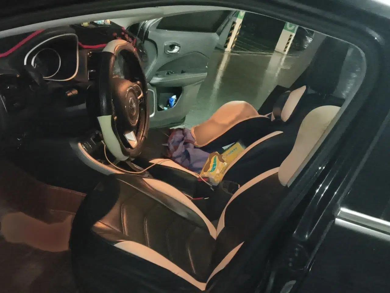 Jeep Compass 2019 200T Automatic Family Edition - Connected Large Screen Version — миниатюра 14