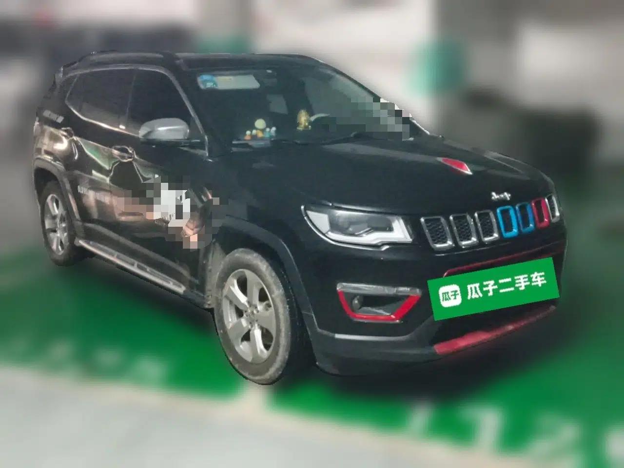 Jeep Compass 2019 200T Automatic Family Edition - Connected Large Screen Version — миниатюра 3