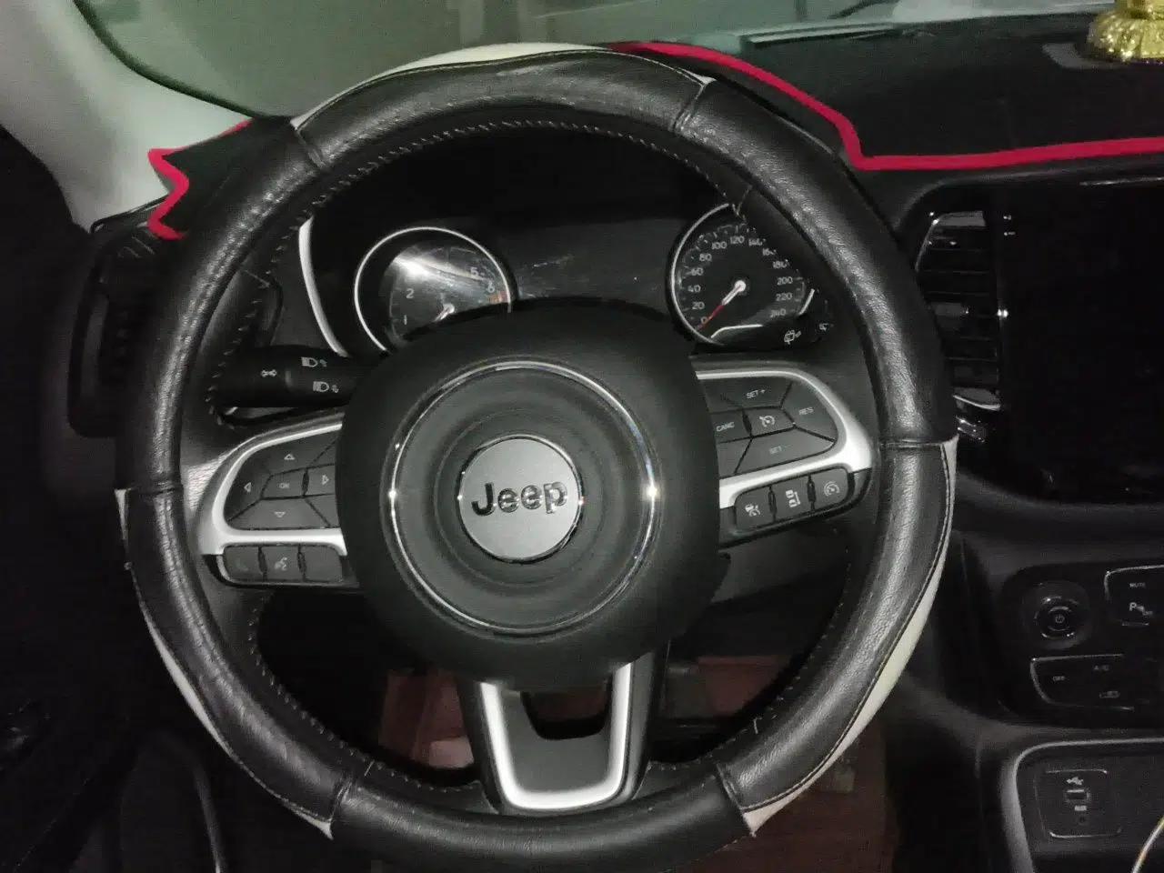 Jeep Compass 2019 200T Automatic Family Edition - Connected Large Screen Version — миниатюра 9