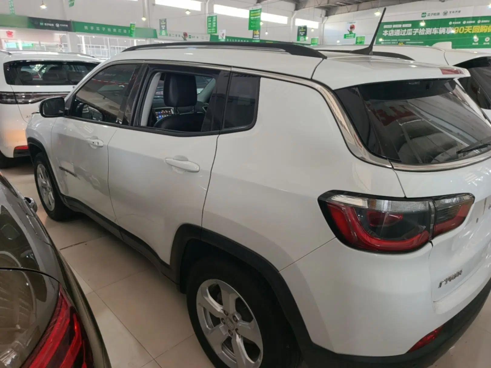 Jeep Compass 2017 200T Automatic Family Edition — миниатюра 4