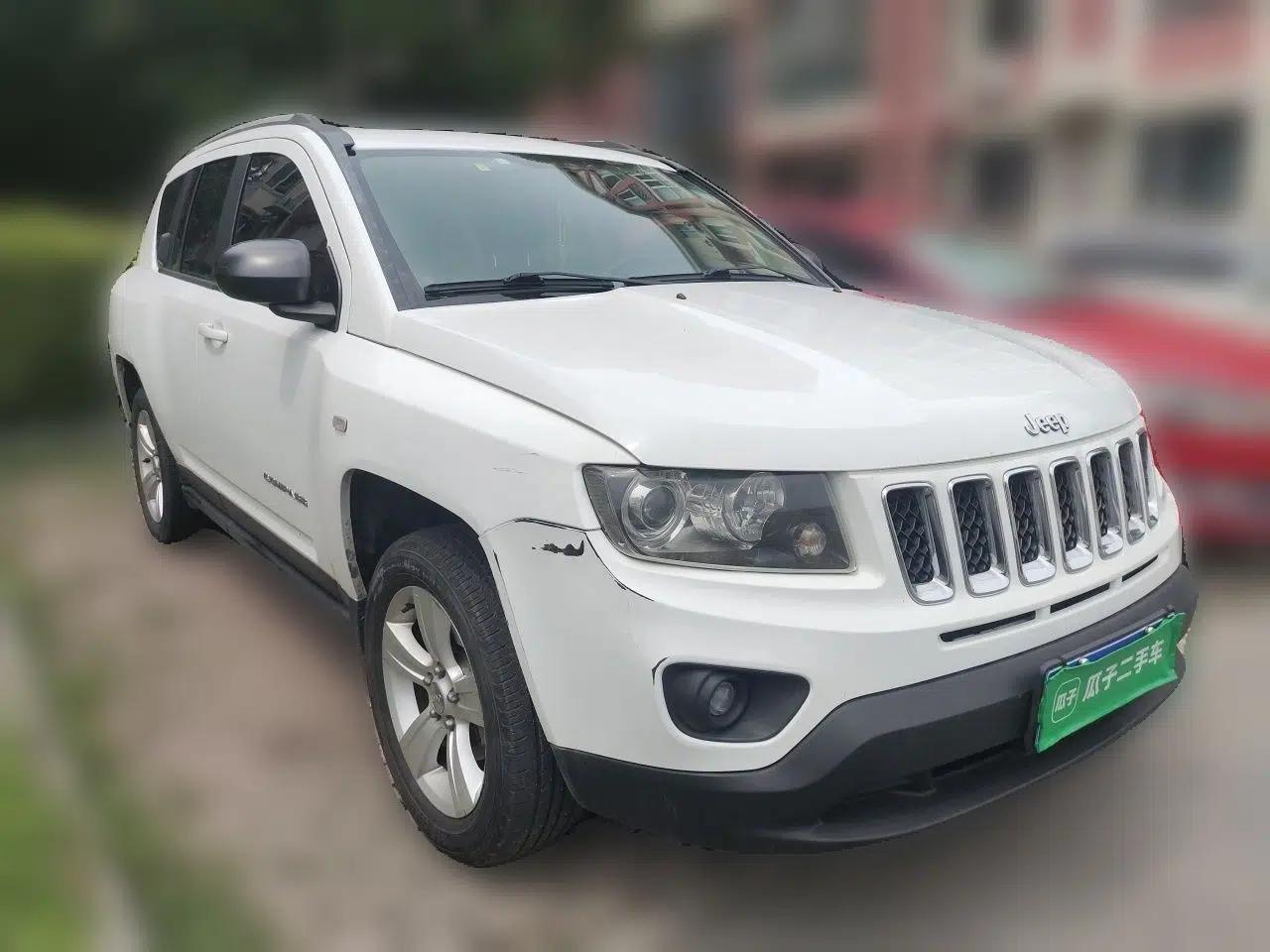 Jeep Compass 2015 2.0L two-wheel drive sport version — миниатюра 3