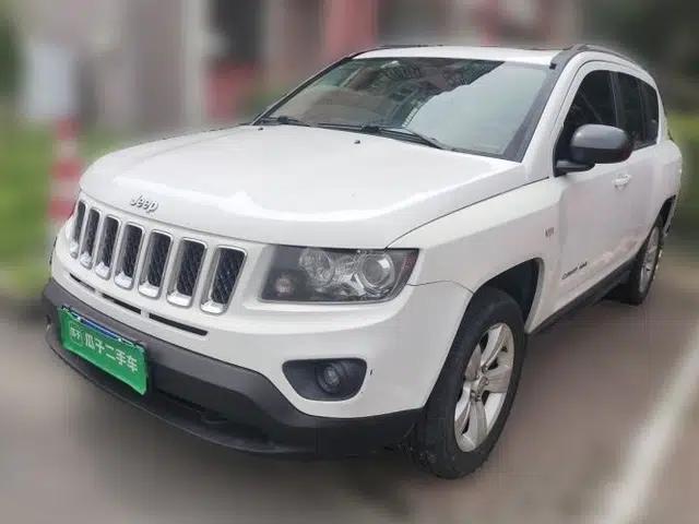 Jeep Compass 2015 2.0L two-wheel drive sport version