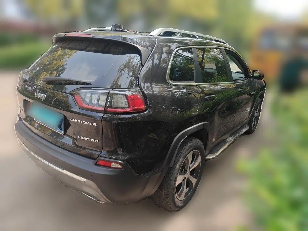Jeep Cherokee 2019 2.0T Four-Wheel Drive Explorer Edition China V — миниатюра 6