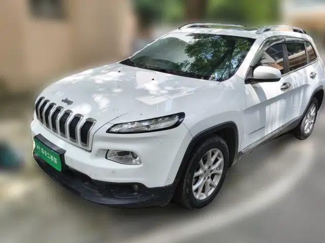 Jeep Cherokee 2016 2.0L Superior Edition