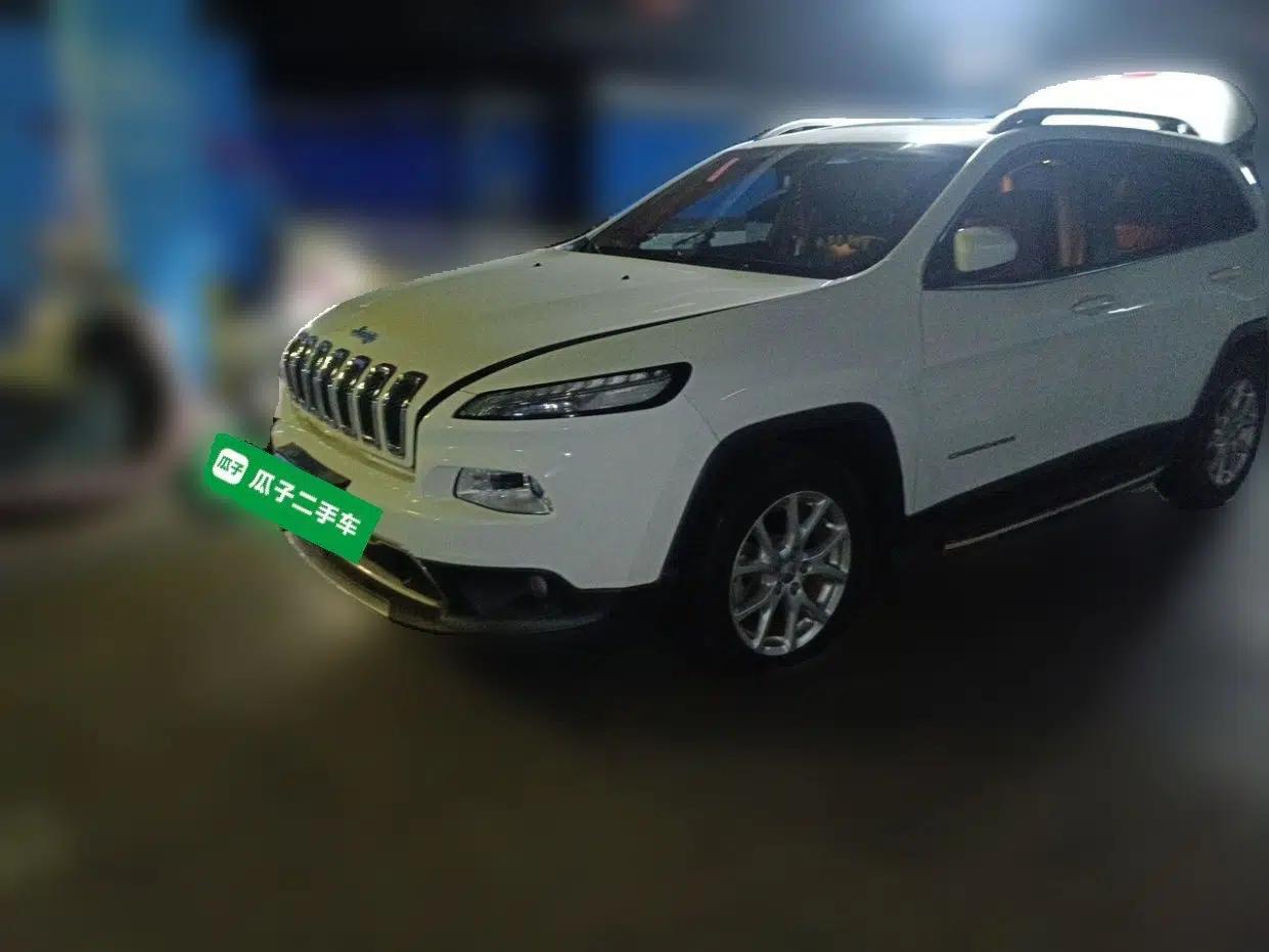Jeep Cherokee 2017 2.4L Leading Smart Edition — миниатюра 1