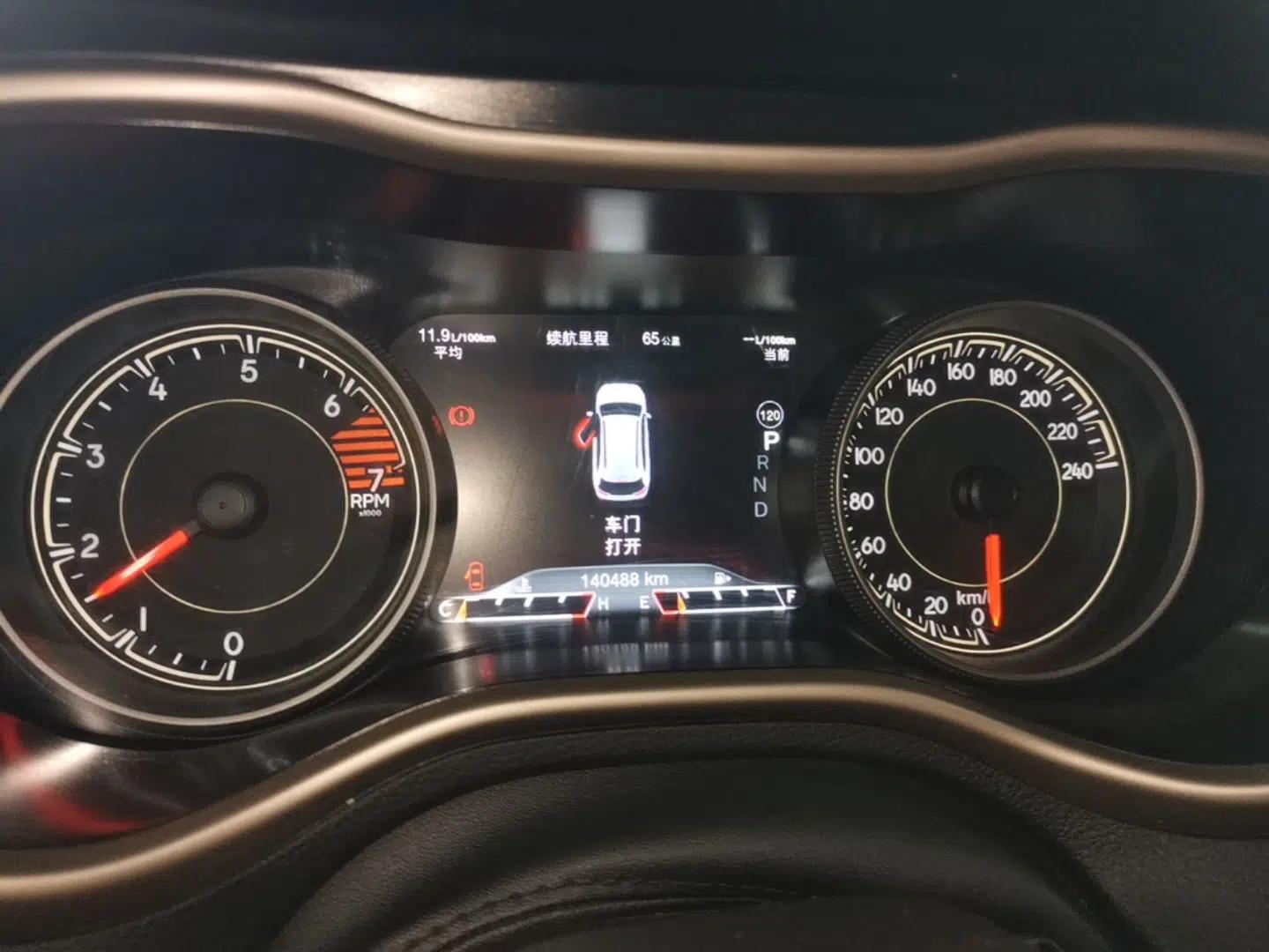 Jeep Cherokee 2016 2.0L Superior Edition — миниатюра 14