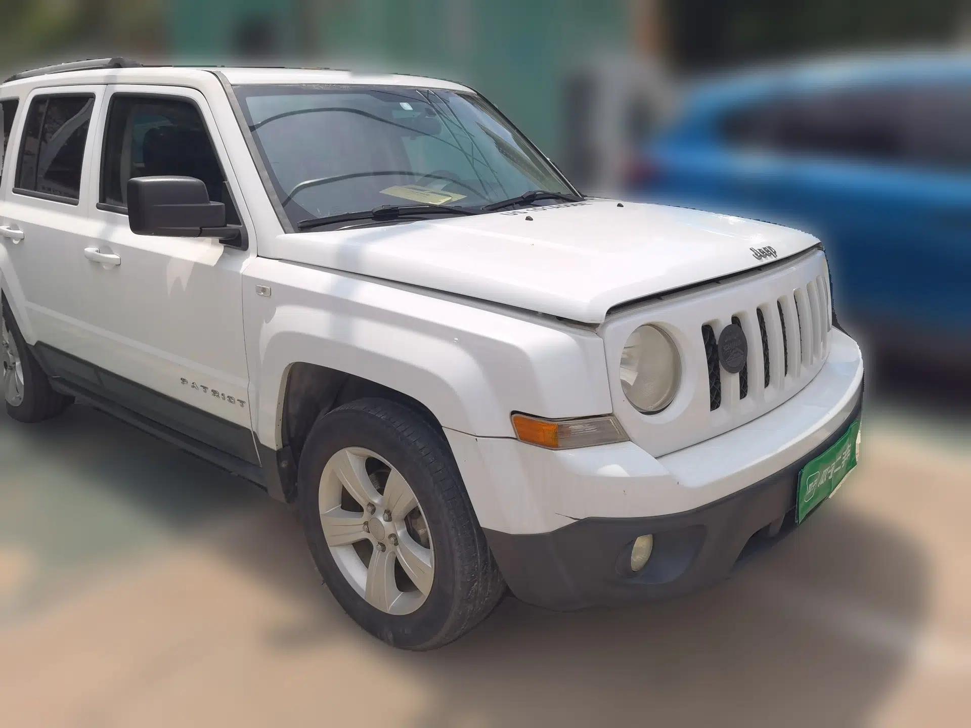 Jeep Patriot 2012 2.4 Luxury Edition — миниатюра 3