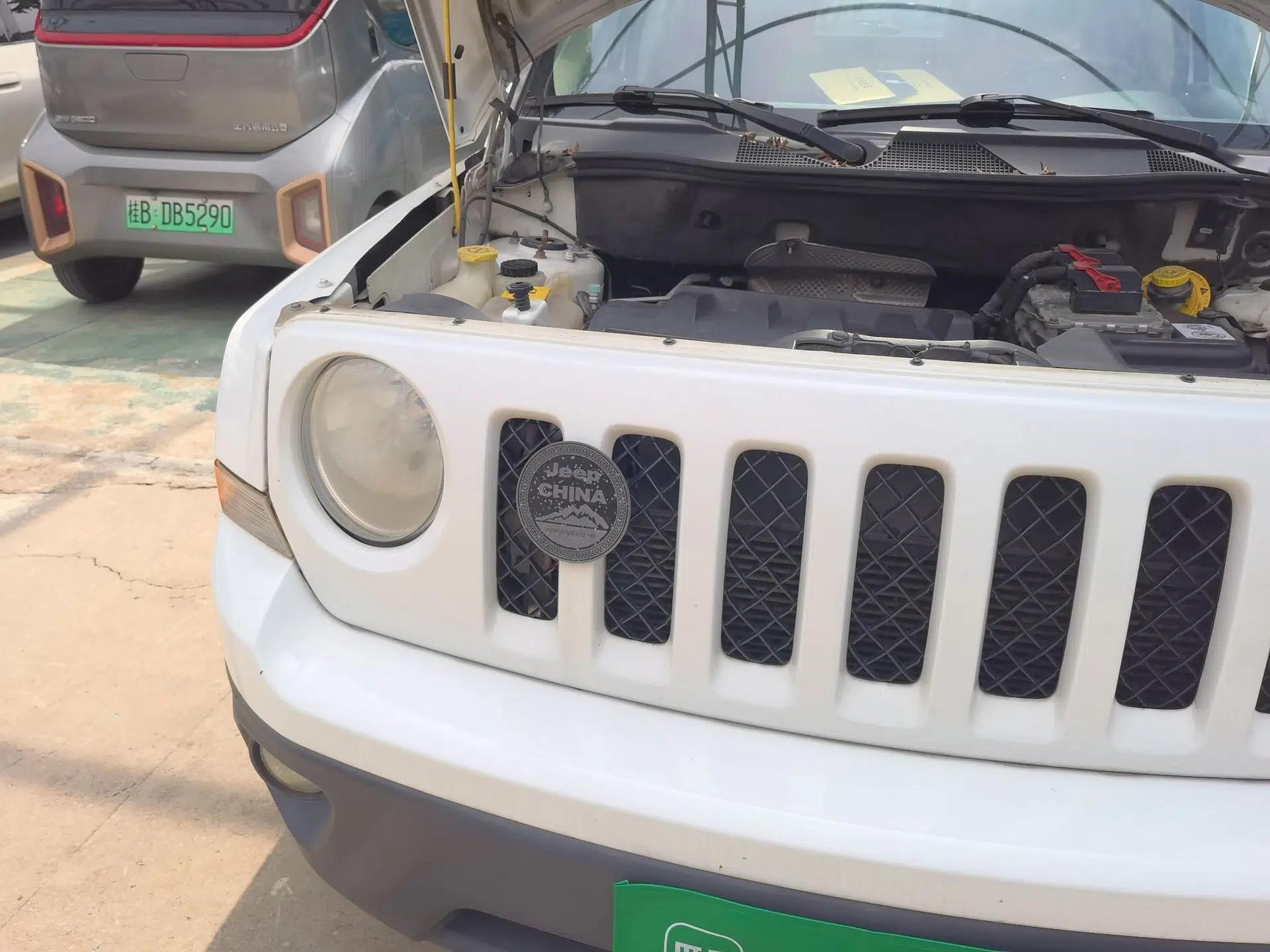 Jeep Patriot 2012 2.4 Luxury Edition — миниатюра 7