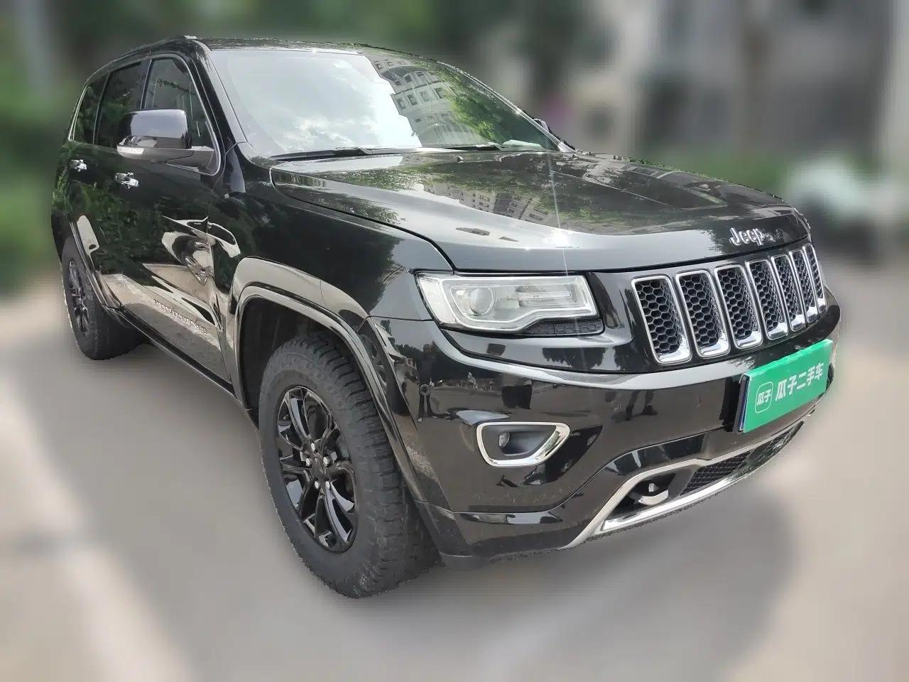 Jeep Grand Cherokee 2015 3.6L Luxury Navigation Edition — миниатюра 3