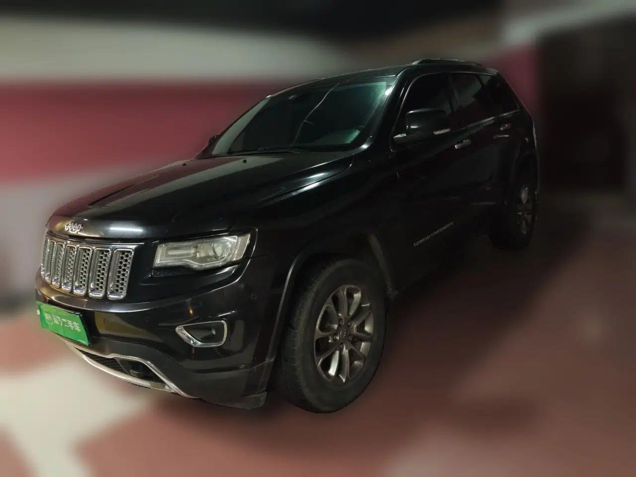 Jeep Grand Cherokee 2013 3.6L Luxury Navigation Edition — миниатюра 1