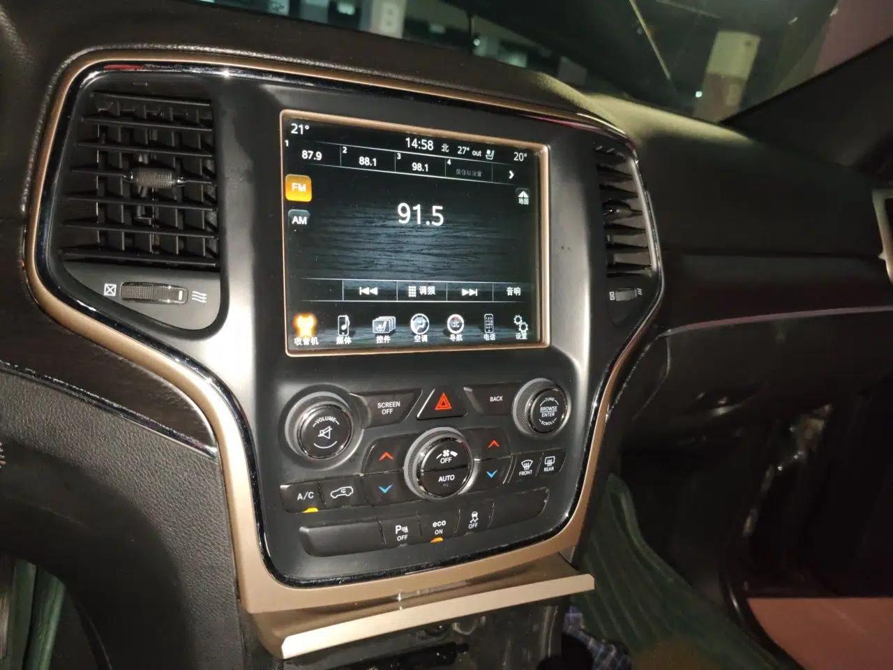 Jeep Grand Cherokee 2013 3.6L Luxury Navigation Edition — миниатюра 13