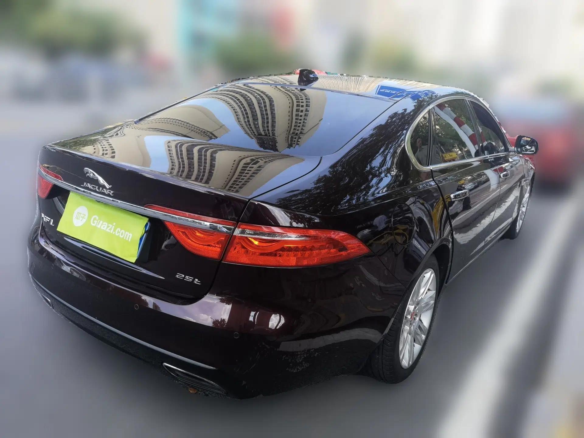 Jaguar XFL 2017 XFL 2.0T 240PS Premium Edition — миниатюра 6