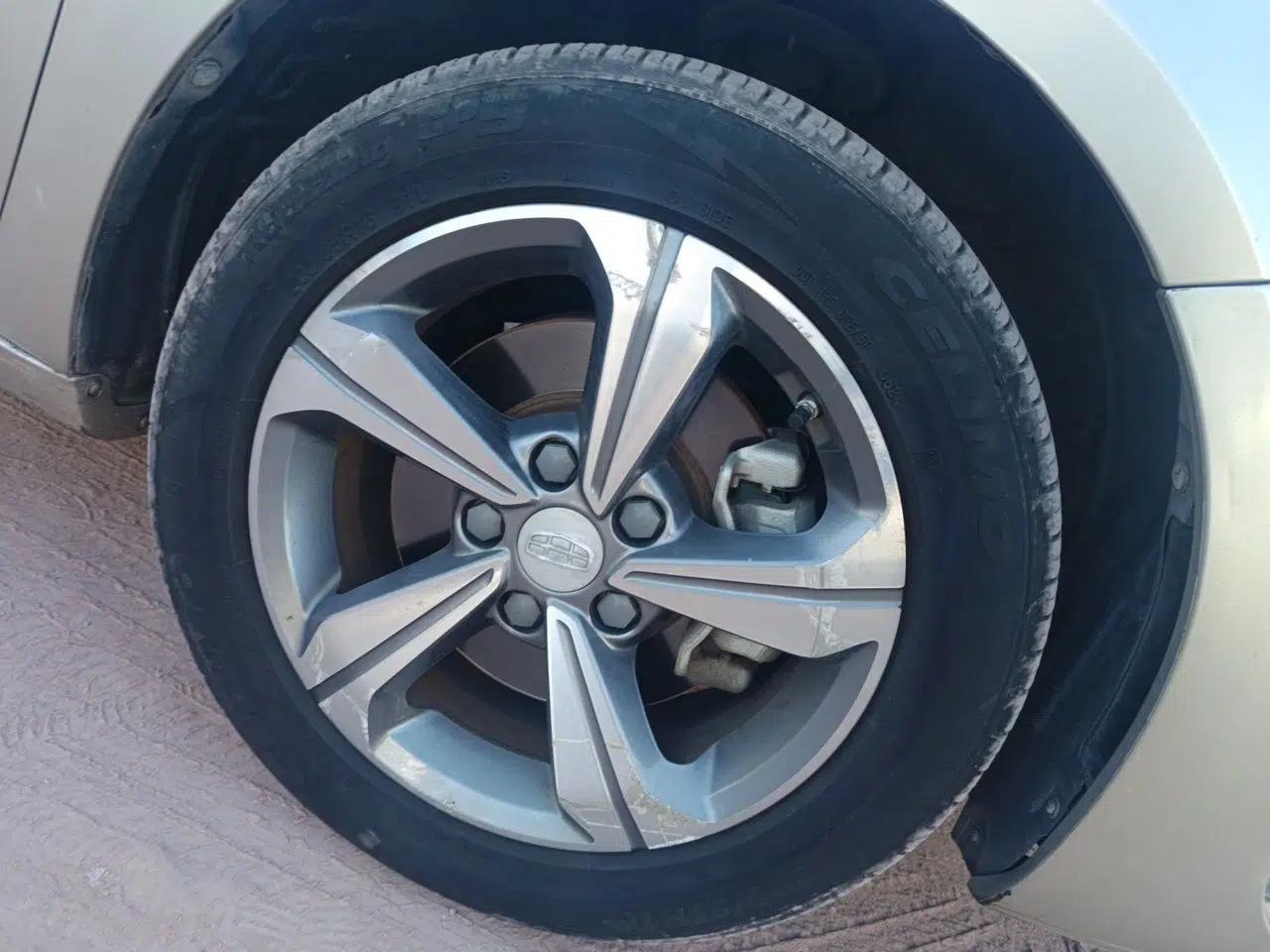 Geely Auto Emgrand GL 2017 1.8L Manual Elite Model — миниатюра 8