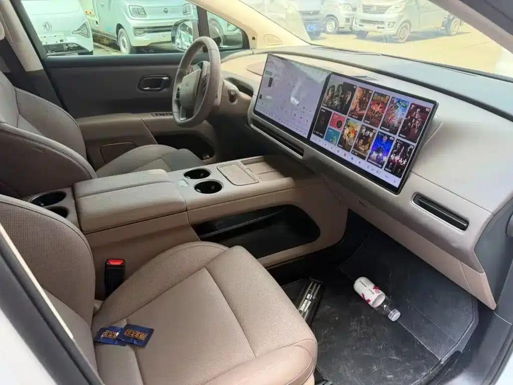 Li Auto i8 2025 Standard Edition — миниатюра 3