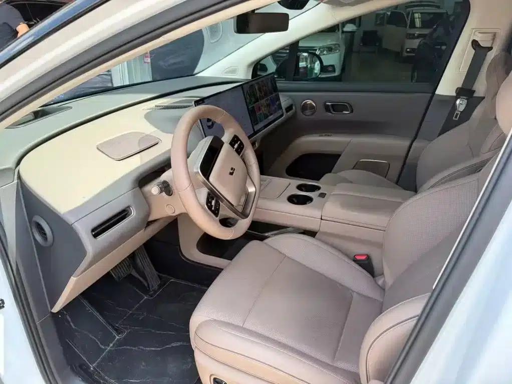 Li Auto i8 2025 Standard Edition — миниатюра 5