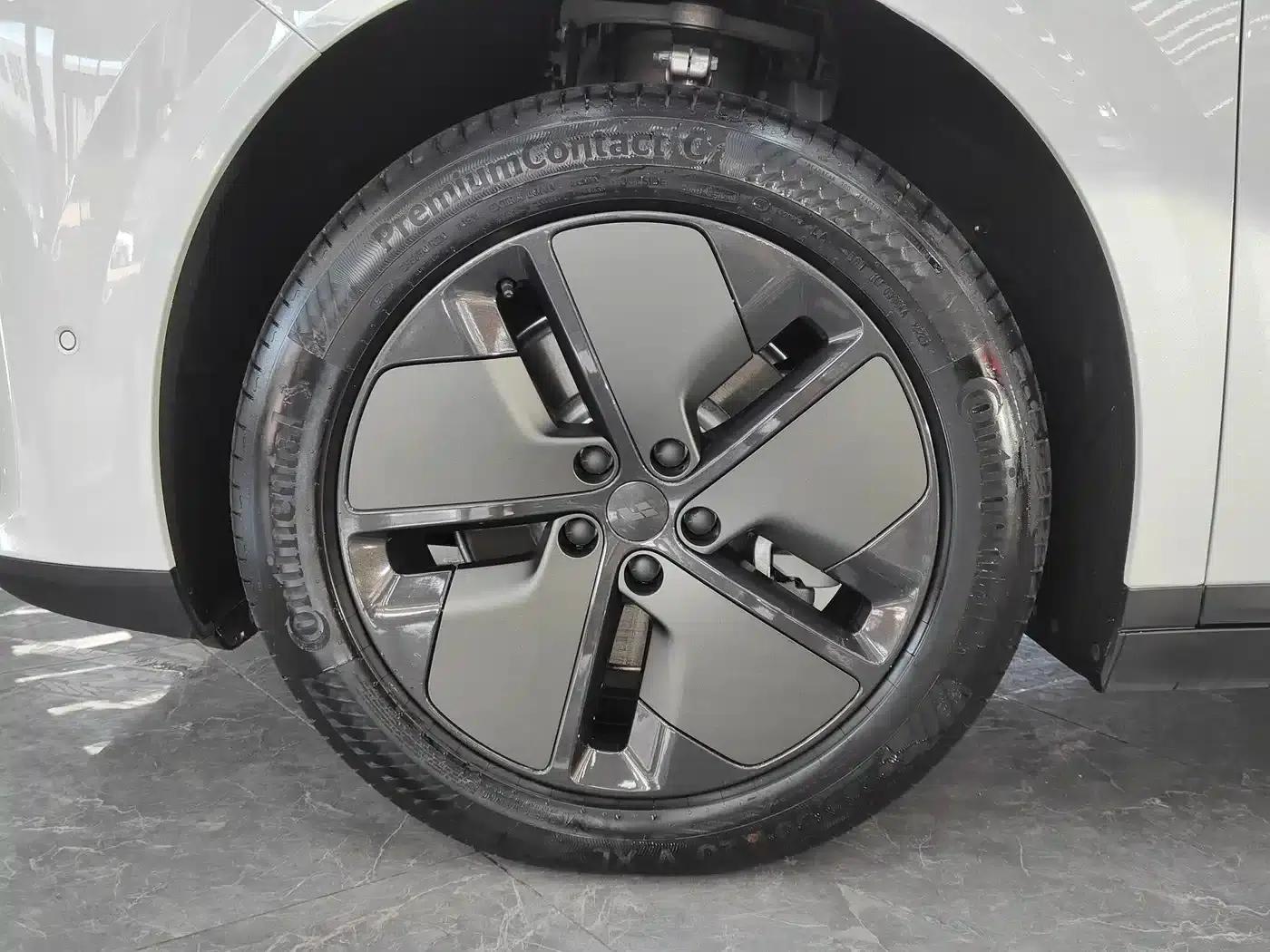 Li Auto i8 2025 Standard Edition — миниатюра 11