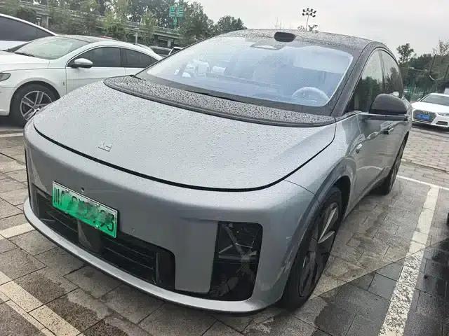 Li Auto i8 2025 Standard Edition