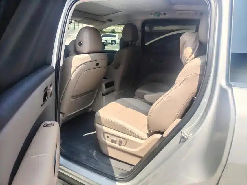 Li Auto i8 2025 Standard Edition — миниатюра 4