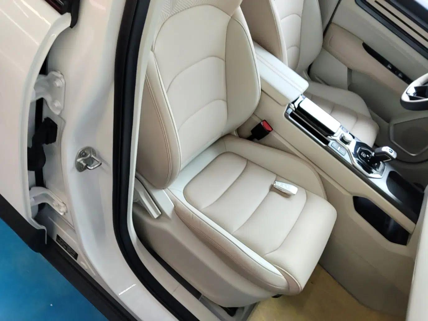 Geely Auto icon 2023 1.5TD Chocolate Smoothie Edition — миниатюра 19