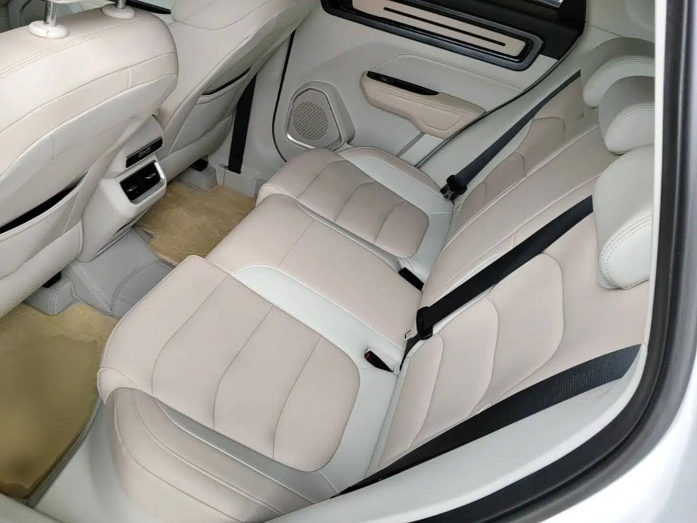 Geely Auto icon 2023 1.5TD Chocolate Smoothie Edition — миниатюра 20