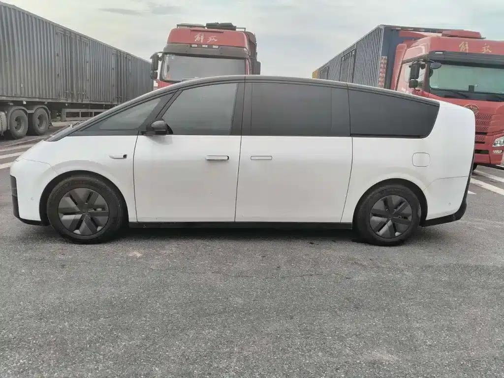 Li Auto MEGA 2025 Home Edition — миниатюра 3