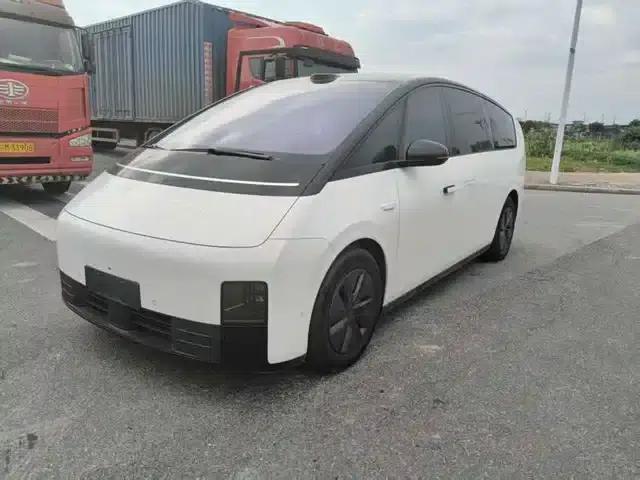 Li Auto MEGA 2025 Home Edition
