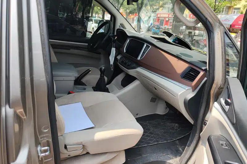Lingzhi 2020 M5 1.6L 7-seater practical model — миниатюра 8