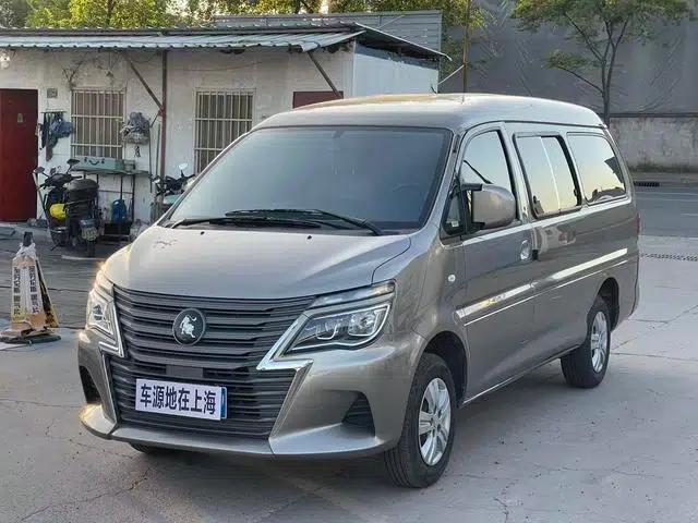 Lingzhi 2025 M5 1.6L Long Wheelbase Basic 7-Seater