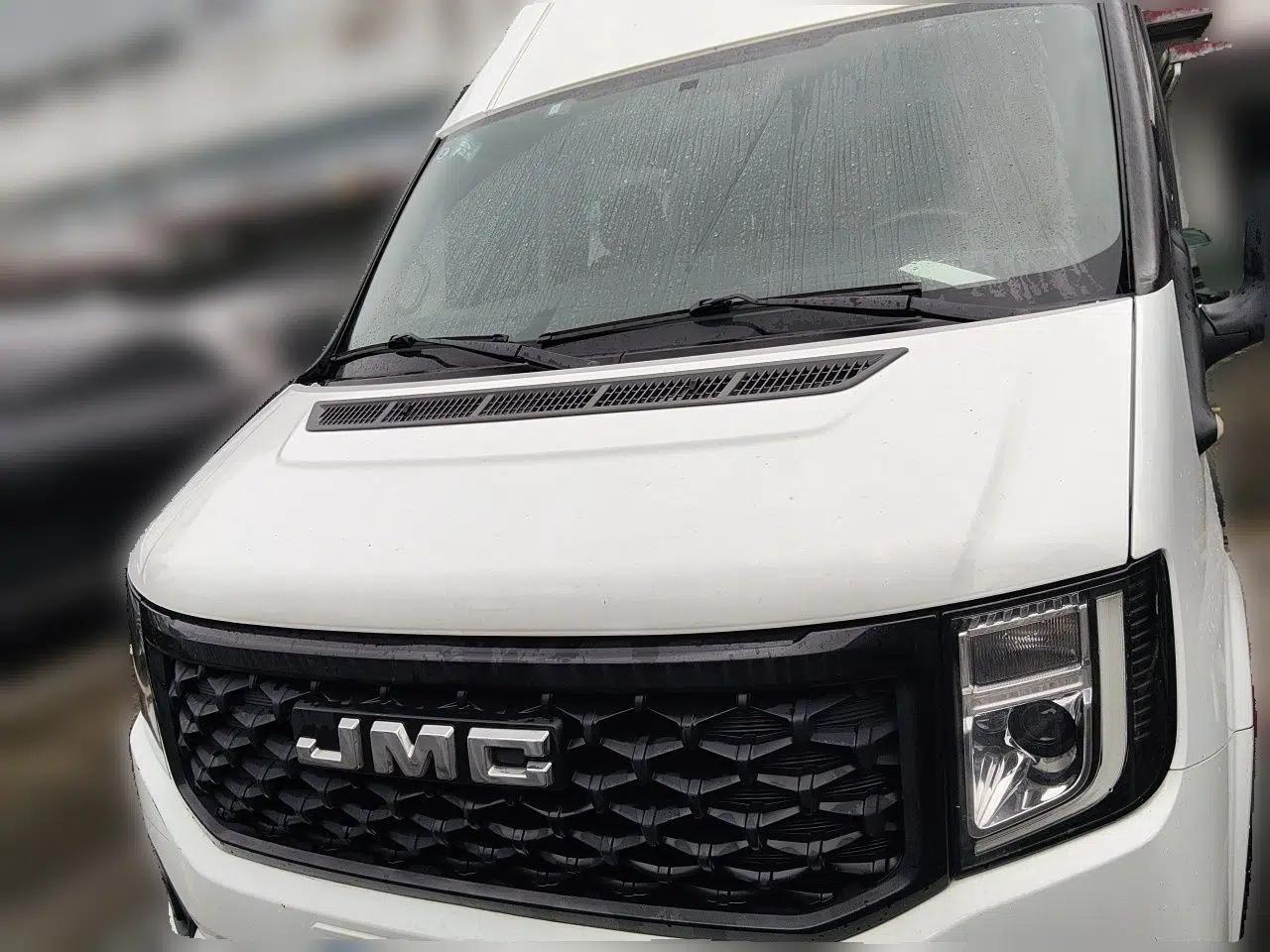 JMC Fushun 2022 2.0T Manual Multi-Function Passenger Vehicle Short Wheelbase Mid-Height Roof 6-Seater — миниатюра 2