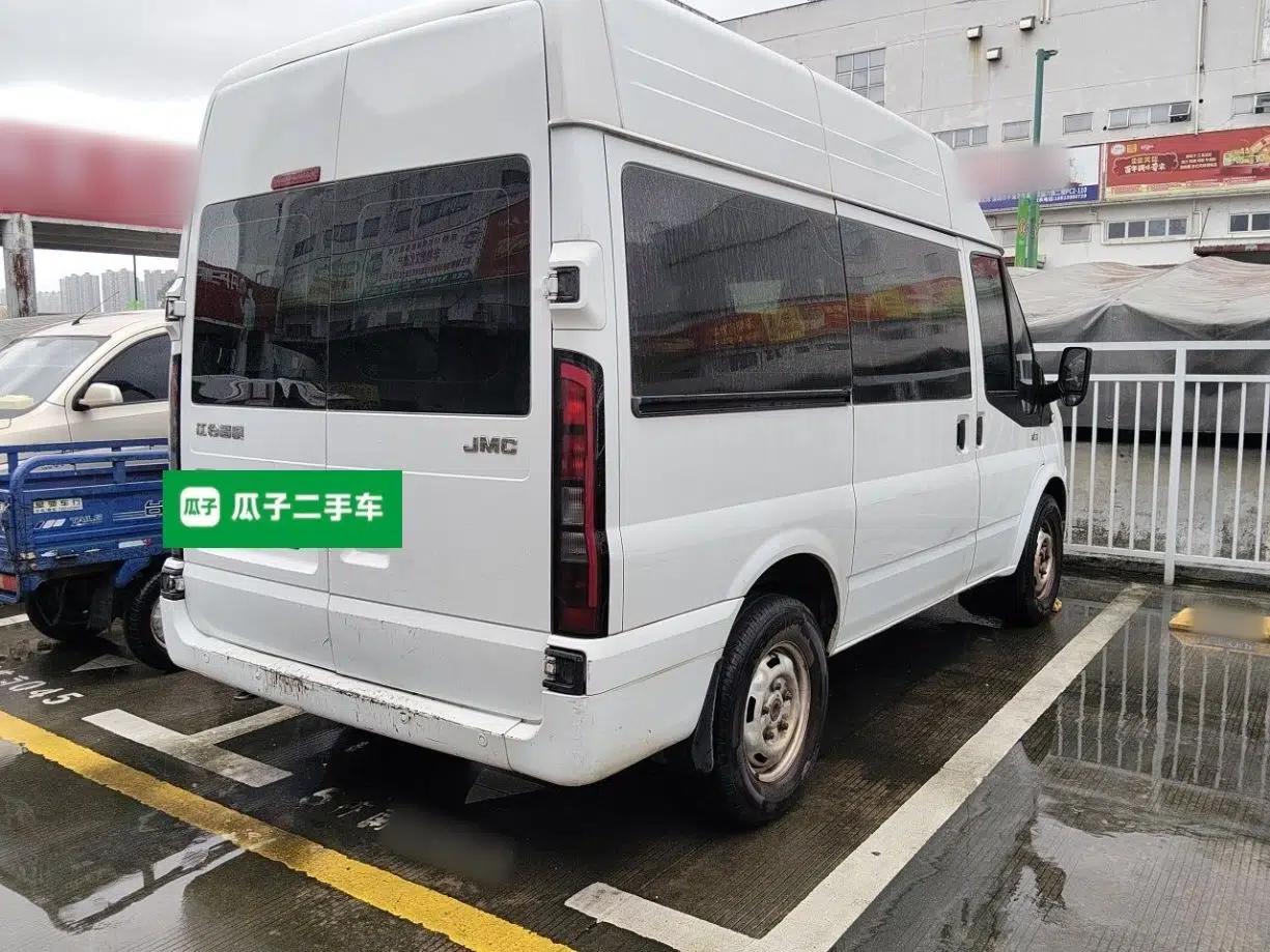 JMC Fushun 2022 2.0T Manual Multi-Function Passenger Vehicle Short Wheelbase Mid-Height Roof 6-Seater — миниатюра 6