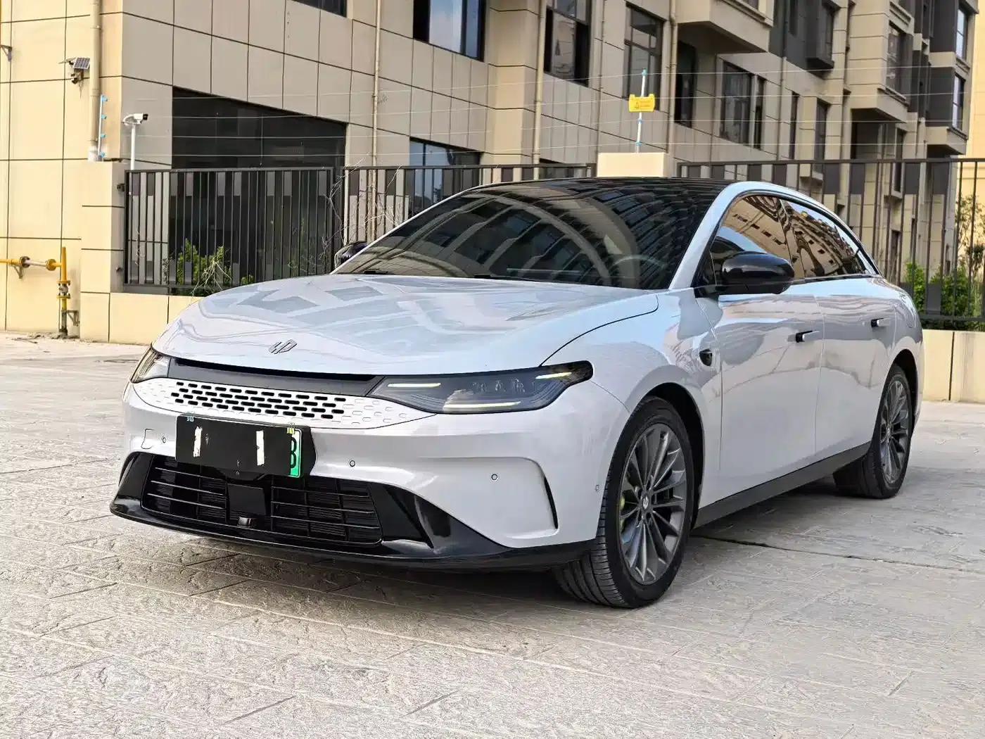 Leapmotor C01 2023 Range Extender 216 Comfort Edition — миниатюра 1