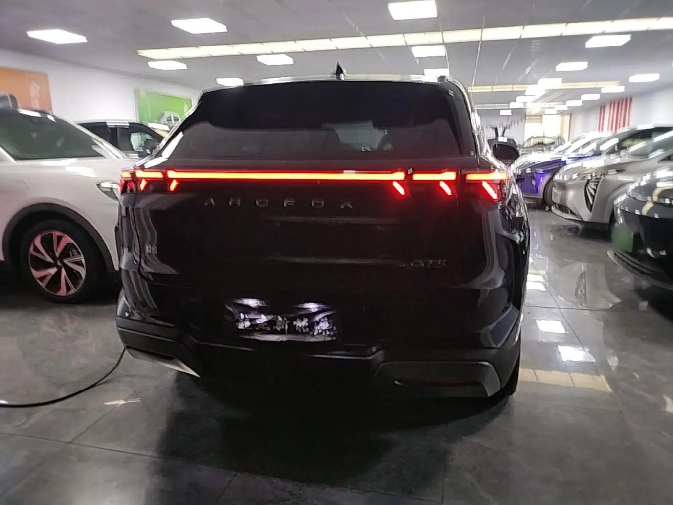ARCFOX Alpha T5 2026 Model Pure Electric 660 Yuanjing Divine Driving Version — миниатюра 5