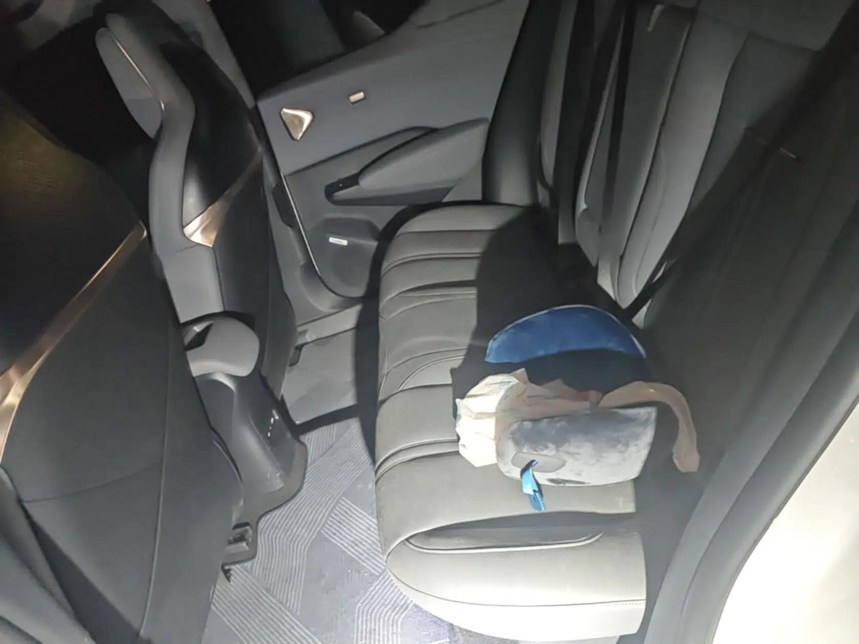 Zeekr X 2023 Four-Wheel-Drive YOU Edition 5 Seats — миниатюра 17