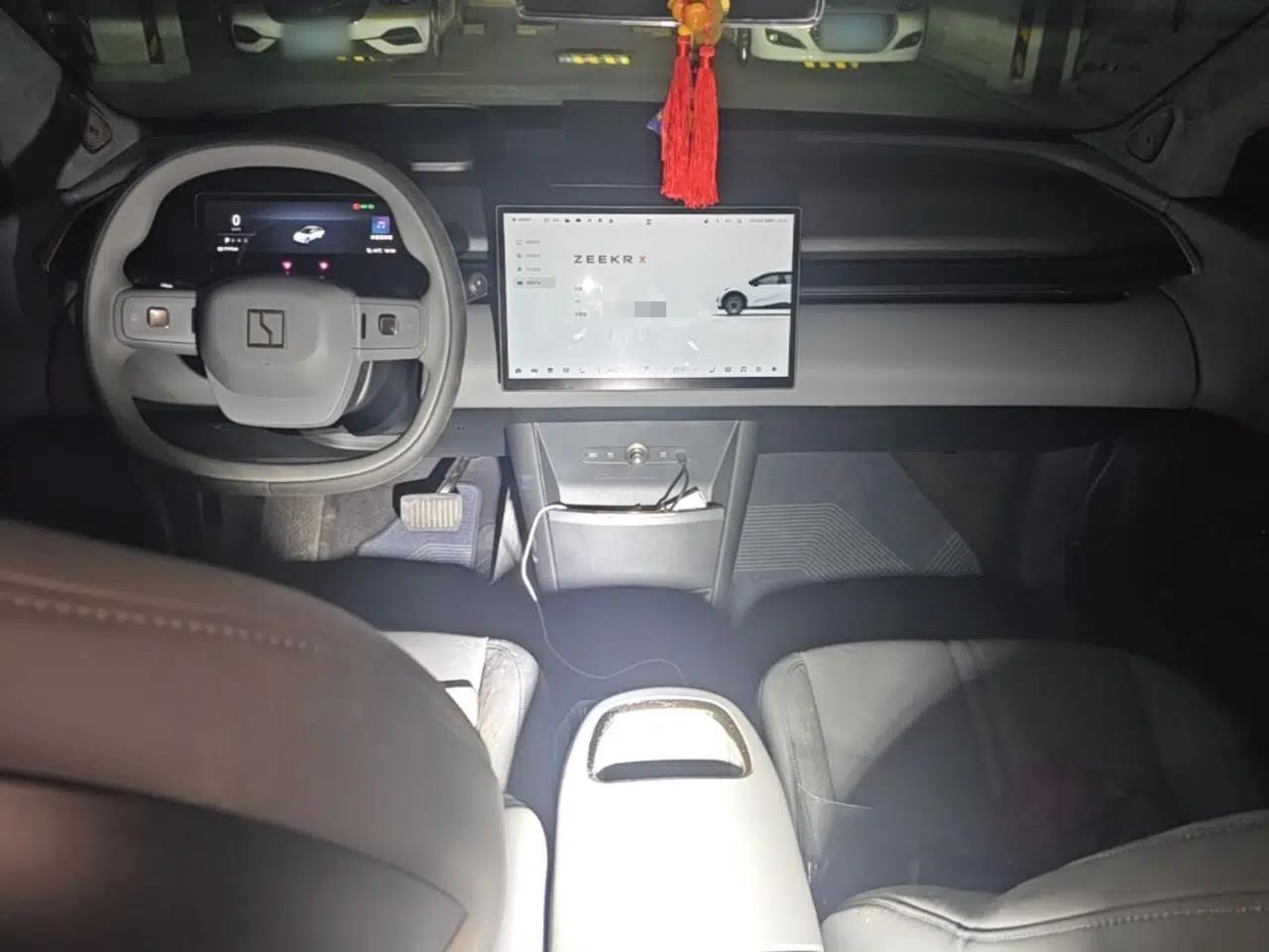 Zeekr X 2023 Four-Wheel-Drive YOU Edition 5 Seats — миниатюра 9