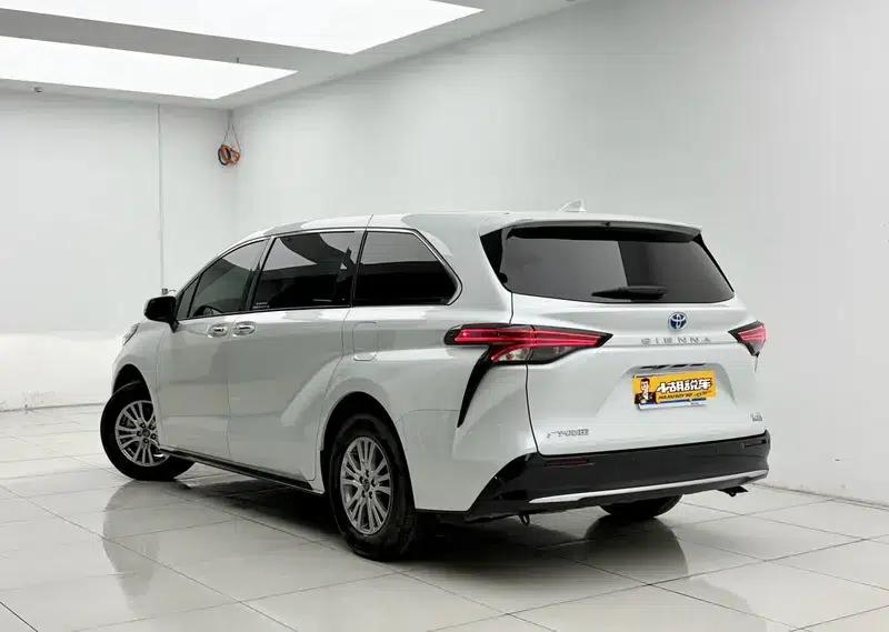 Sena 2021 2.5L Hybrid Premium Edition — миниатюра 4