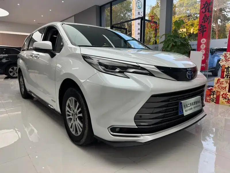 2021 Sena 2.5L Hybrid Luxury Edition — миниатюра 3