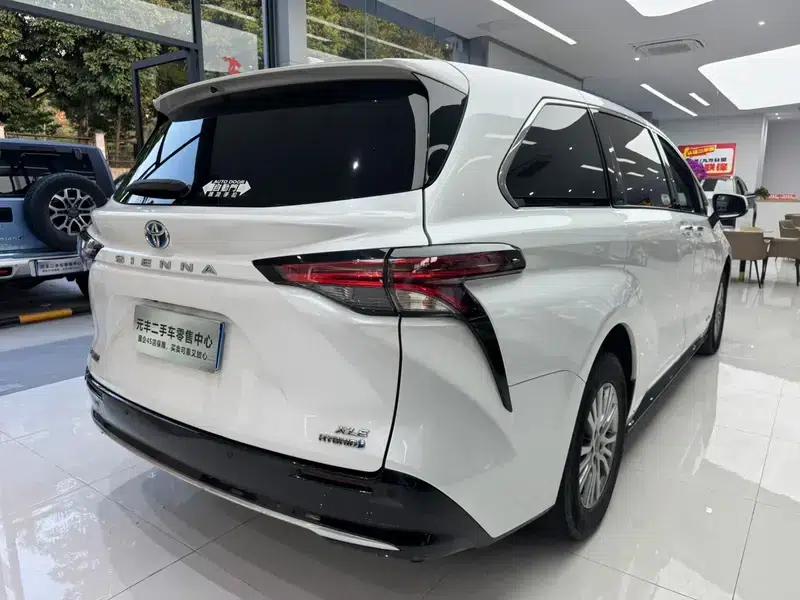 2021 Sena 2.5L Hybrid Luxury Edition — миниатюра 4