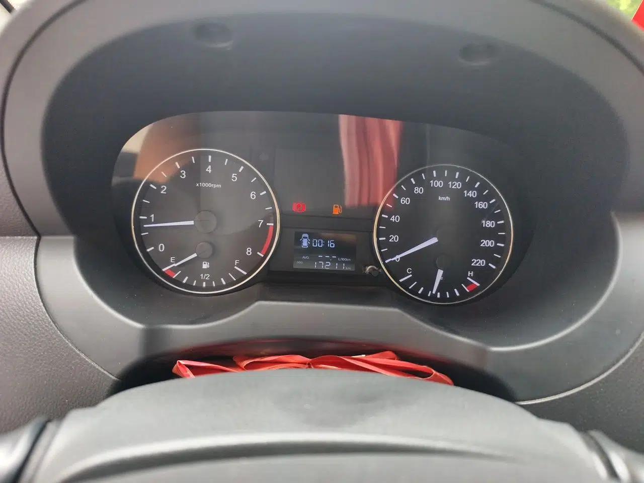 JAC Refine M3 2016 IKEA Edition 1.6L Luxury Model — миниатюра 11