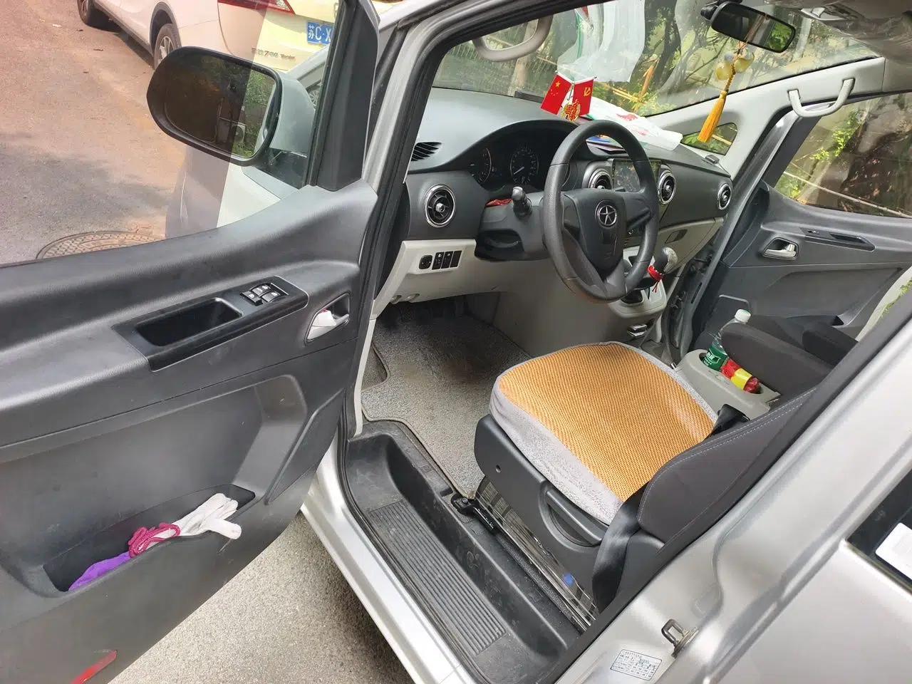 JAC Refine M3 2016 IKEA Edition 1.6L Luxury Model — миниатюра 16