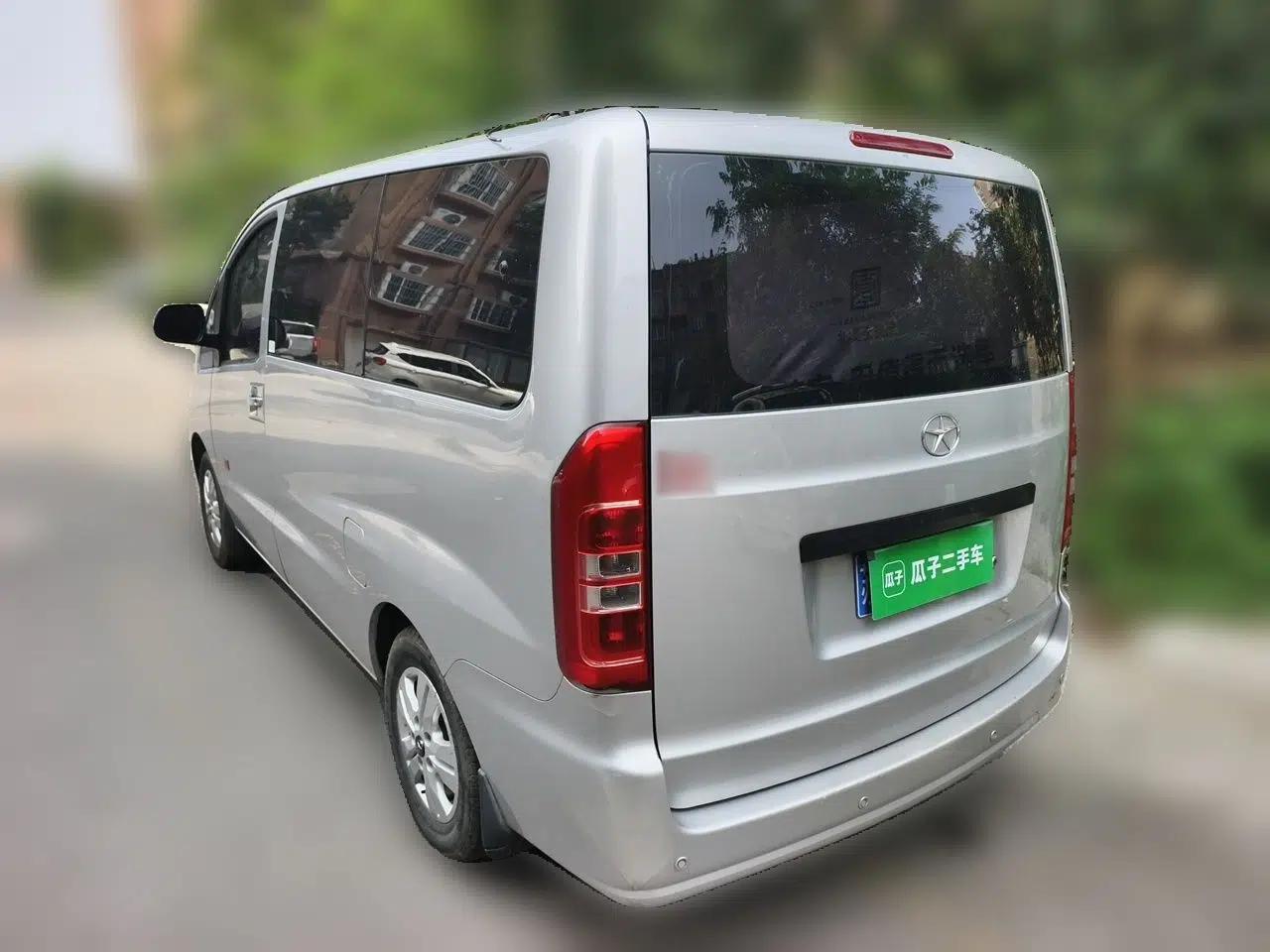 JAC Refine M3 2016 IKEA Edition 1.6L Luxury Model — миниатюра 4