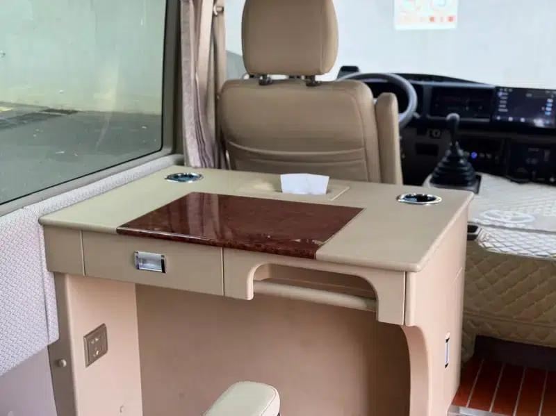 2023 Toyota Coaster 4.0L Manual Rear-Wheel Drive 12-Seater Factory Custom Edition — миниатюра 17