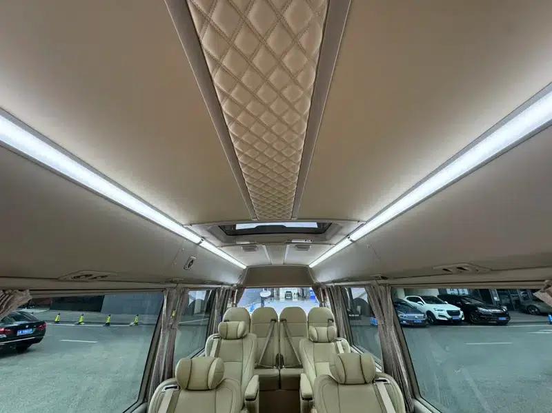 2023 Toyota Coaster 4.0L Manual Rear-Wheel Drive 12-Seater Factory Custom Edition — миниатюра 23