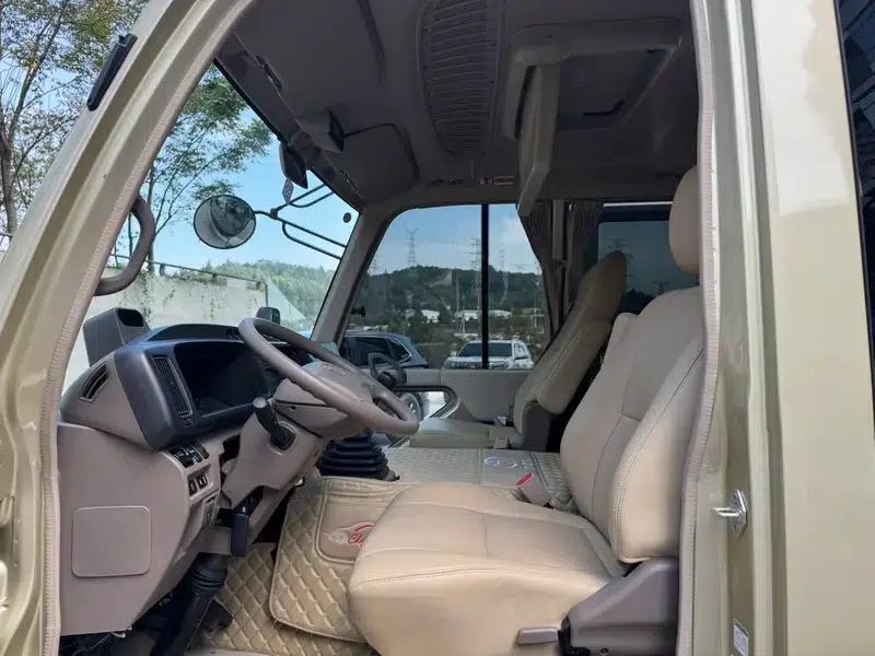 2023 Toyota Coaster 4.0L Manual Rear-Wheel Drive 12-Seater Factory Custom Edition — миниатюра 37