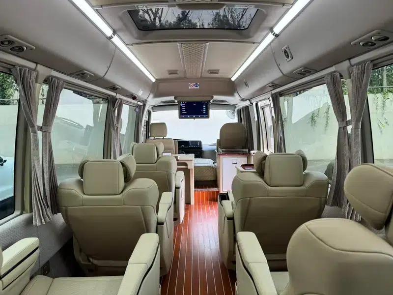 2023 Toyota Coaster 4.0L Manual Rear-Wheel Drive 12-Seater Factory Custom Edition — миниатюра 38