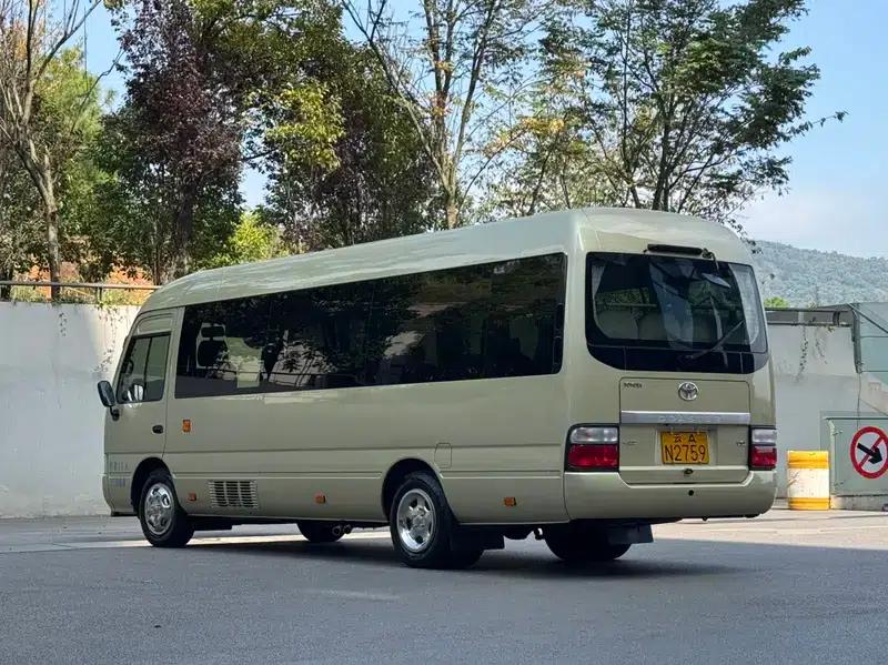 2023 Toyota Coaster 4.0L Manual Rear-Wheel Drive 12-Seater Factory Custom Edition — миниатюра 5