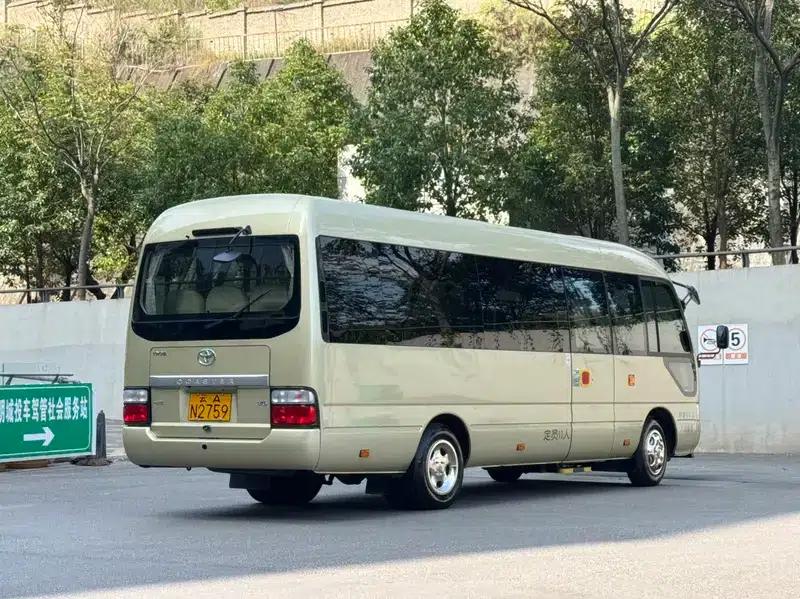2023 Toyota Coaster 4.0L Manual Rear-Wheel Drive 12-Seater Factory Custom Edition — миниатюра 7