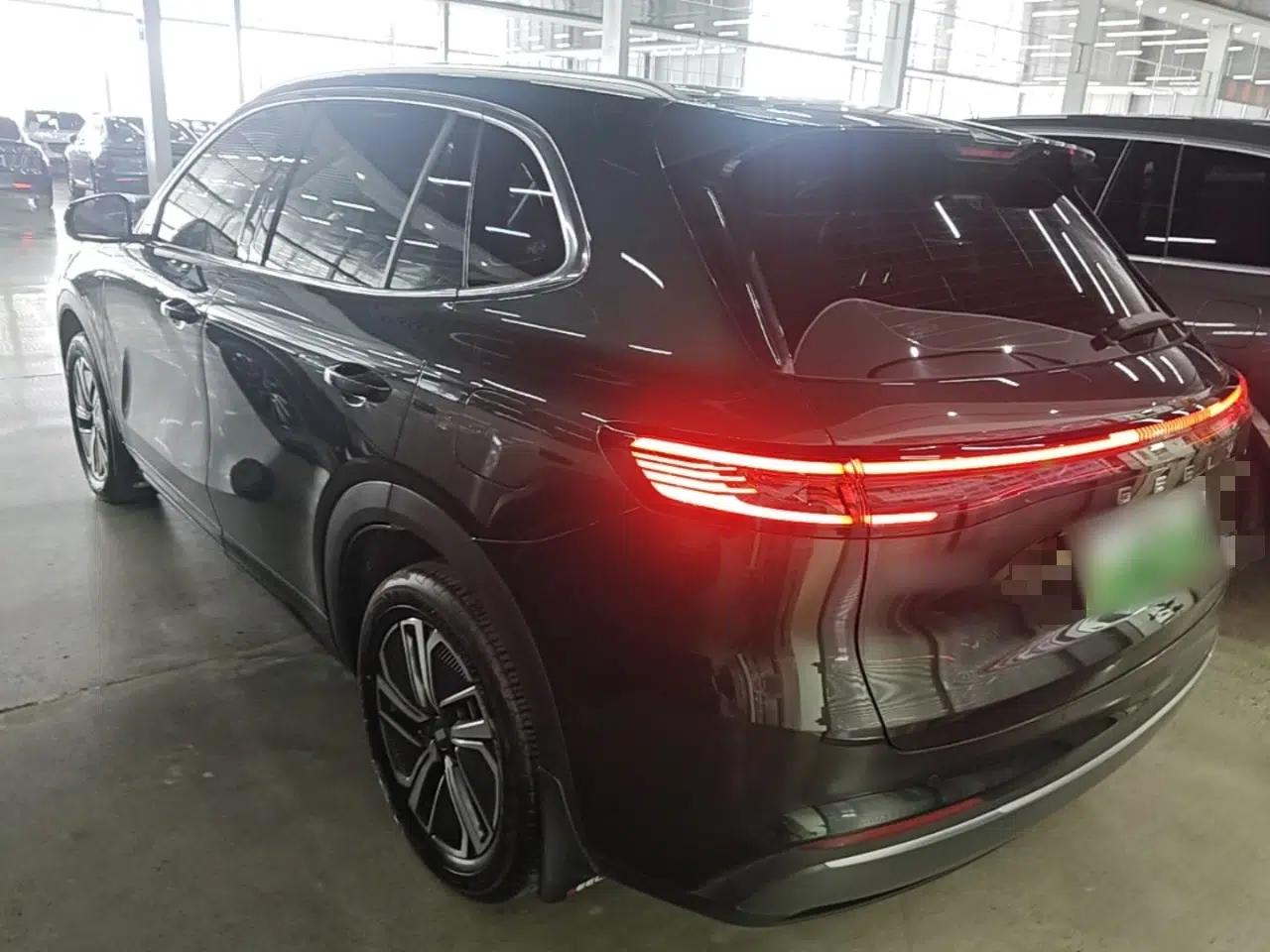 Geely Galaxy Xingjian 7 EM-i 2025 120km Launch+ Version — миниатюра 4